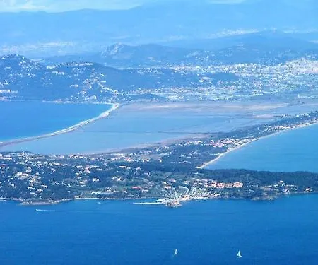 Studio 4 Personnes Proche Commerces 74978 Apartment Hyères