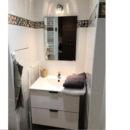 Studio 4 Personnes Proche Commerces 74978 Apartment