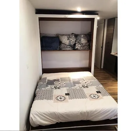 Studio 4 Personnes Proche Commerces 74978 Apartment